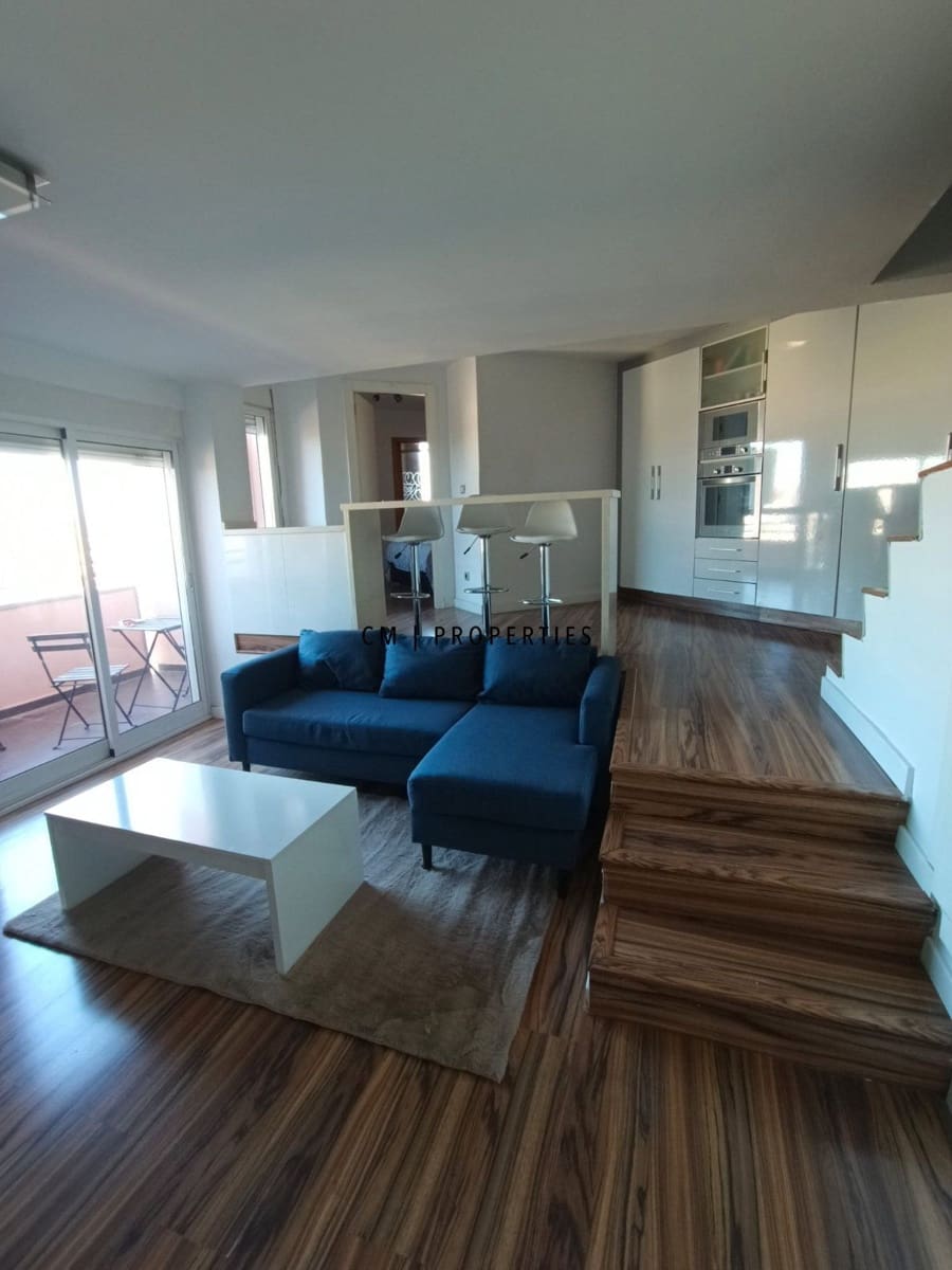 Penthouse de 3 chambres à louer à Valence ville - 2 000 € (Ref: 9531986)