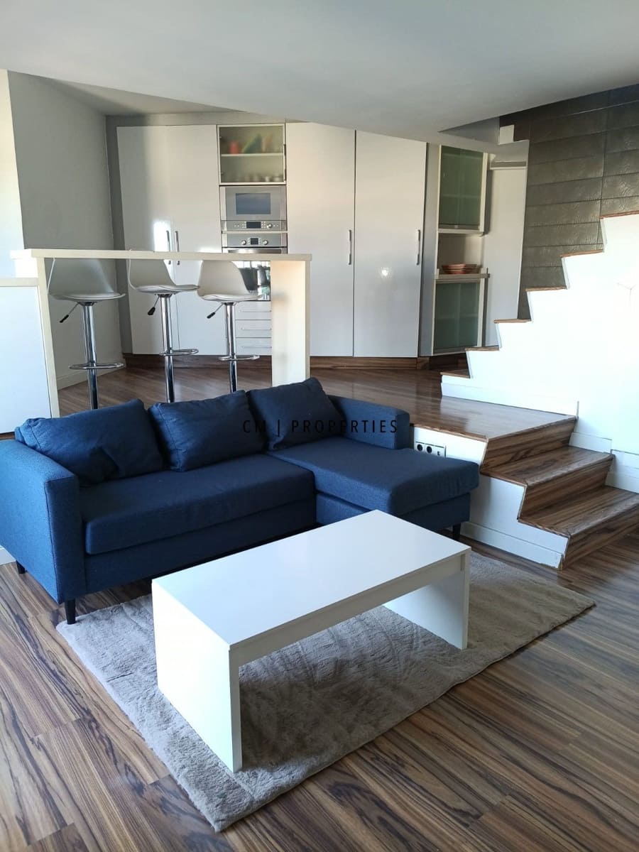 Penthouse de 3 chambres à louer à Valence ville - 2 000 € (Ref: 9531986)