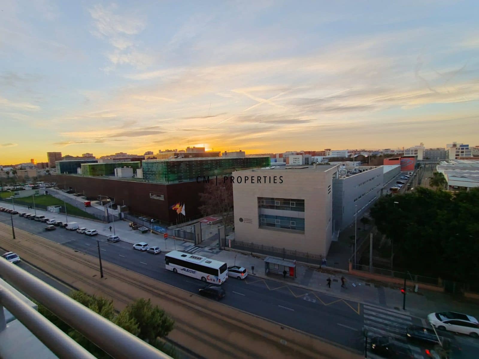 Penthouse de 3 chambres à louer à Valence ville - 2 000 € (Ref: 9531986)