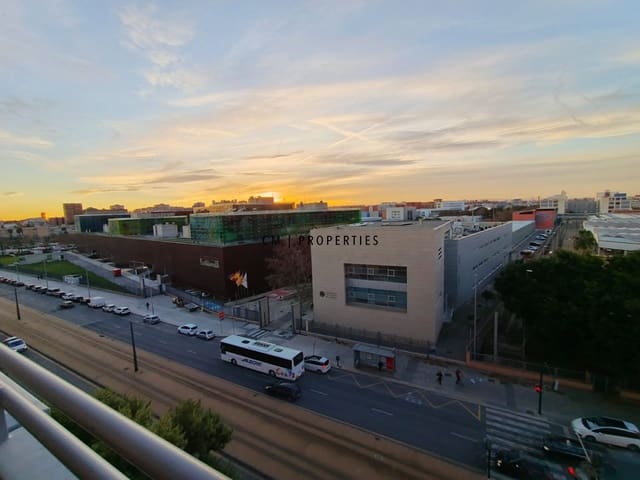 Penthouse de 3 chambres à louer à Poblats Maritims, Valence ville - 2 000 € (Ref: 9531986)