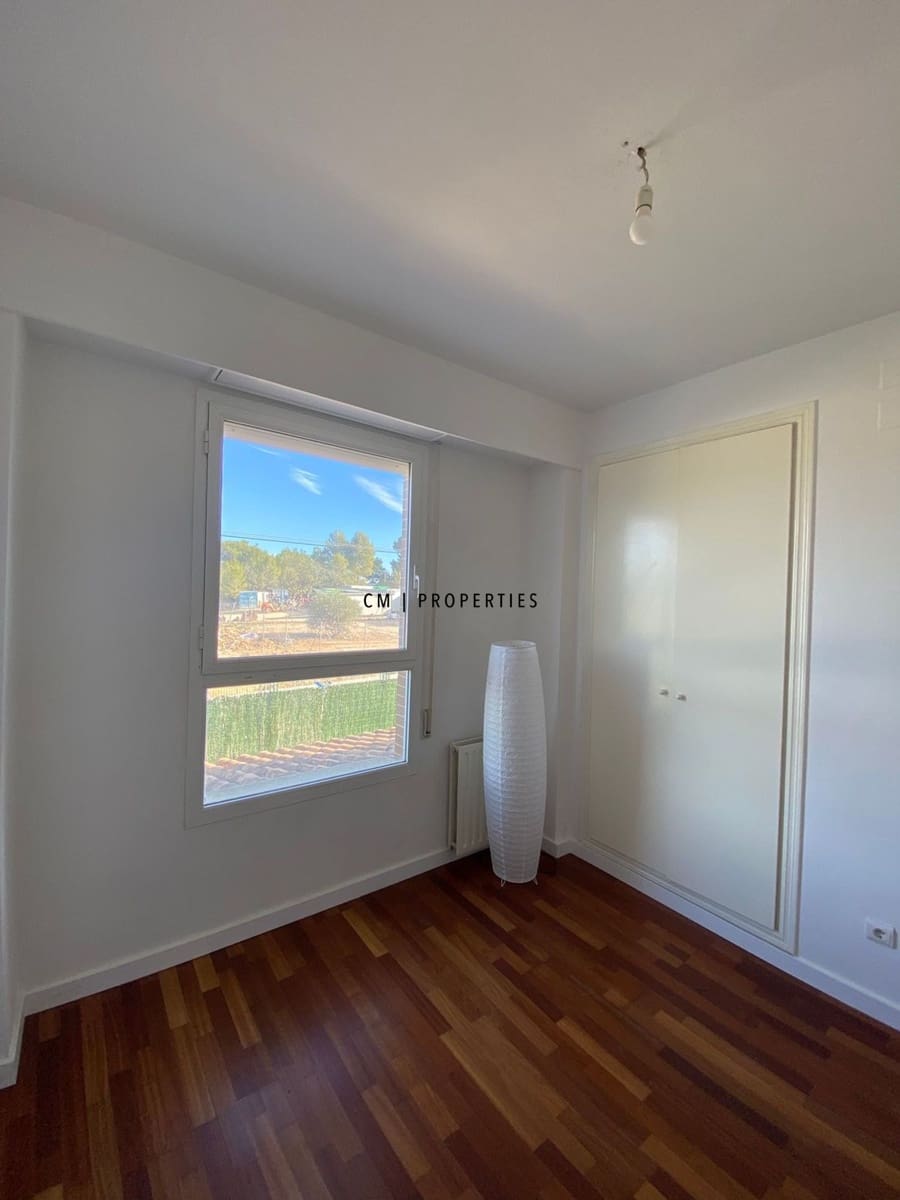 4 bedroom Villa for rent in Betera with pool garage - € 2,500 (Ref: 9534377)