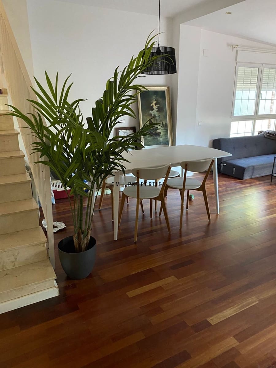 4 bedroom Villa for rent in Betera with pool garage - € 2,500 (Ref: 9534377)