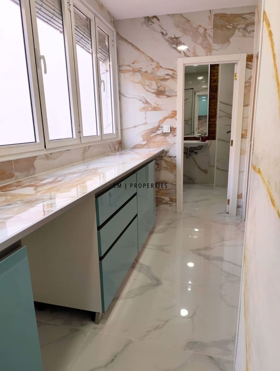 4 makuuhuone Asunto vuokrattavana paikassa Valencia kaupunki - 1 600 € (Ref: 9534761)