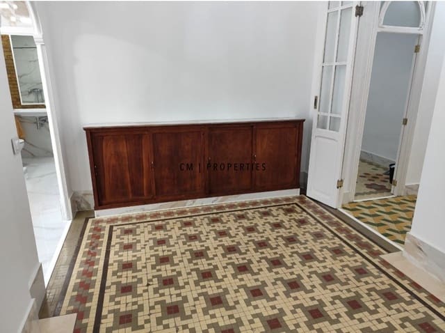 4 soverom Leilighet til leie i Valencia by - € 1 600 (Ref: 9534761)