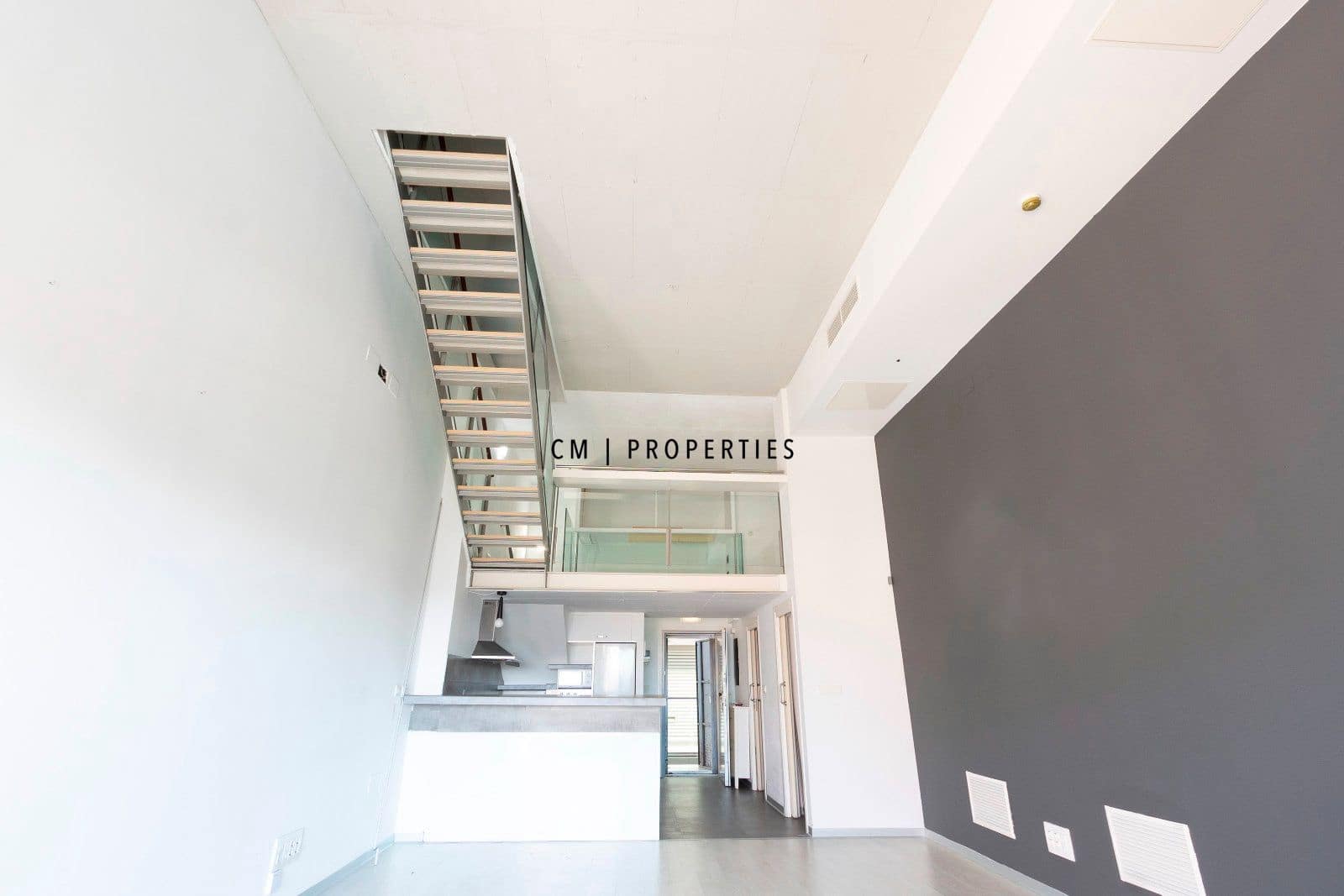 1 Zimmer Penthouse zu vermieten in Valencia Stadt mit Pool Garage - 1.250 € (Ref: 9535138)