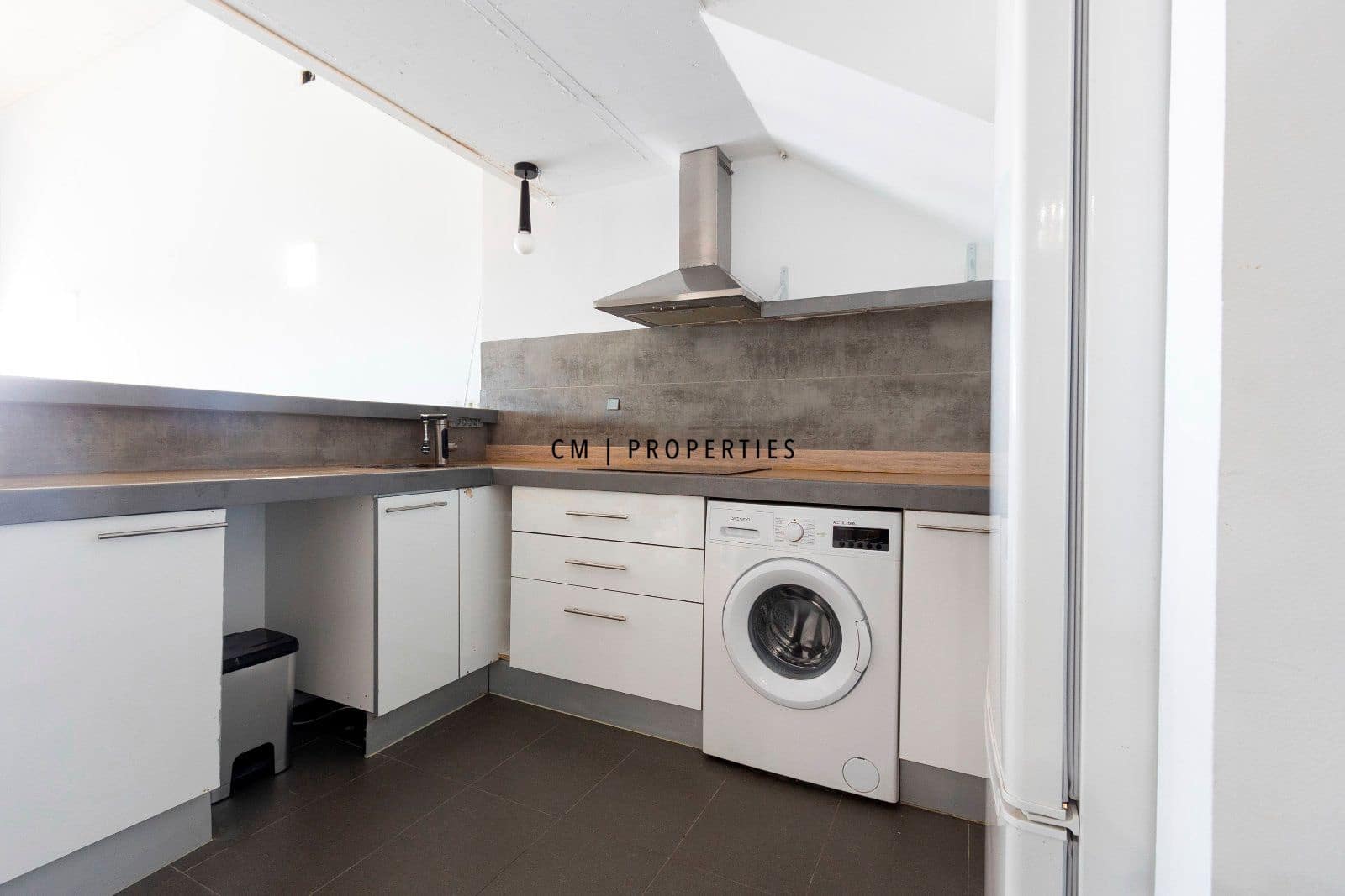 1 Zimmer Penthouse zu vermieten in Valencia Stadt mit Pool Garage - 1.250 € (Ref: 9535138)