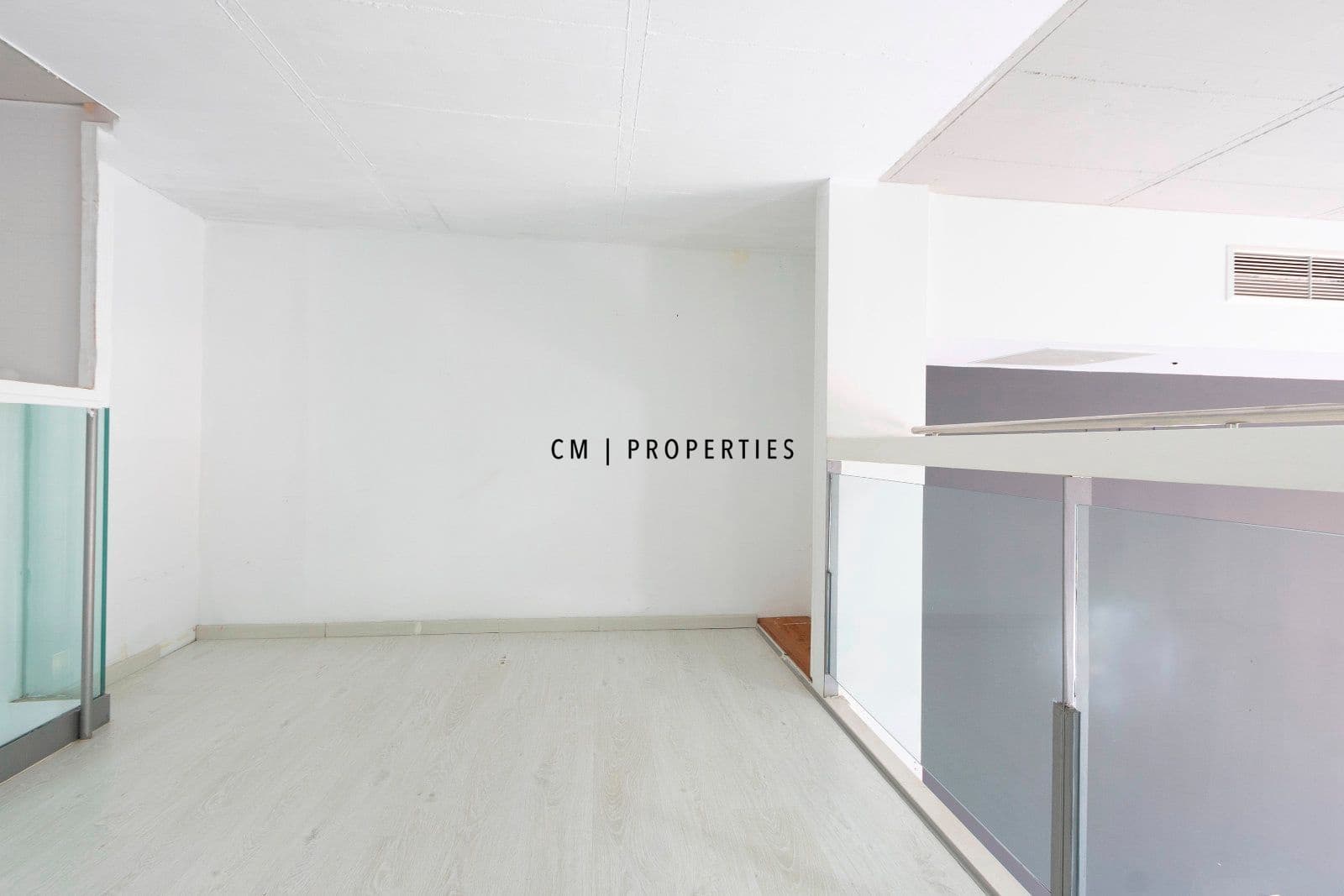 1 Zimmer Penthouse zu vermieten in Valencia Stadt mit Pool Garage - 1.250 € (Ref: 9535138)