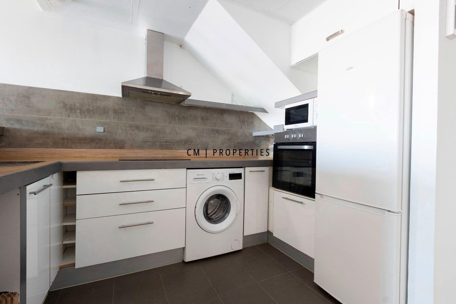 1 Zimmer Penthouse zu vermieten in Valencia Stadt mit Pool Garage - 1.250 € (Ref: 9535138)