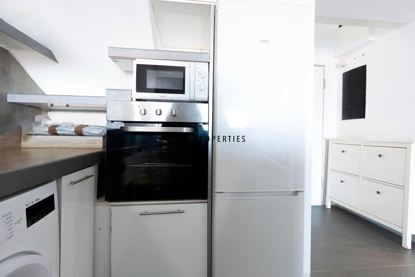 1 Zimmer Penthouse zu vermieten in Valencia Stadt mit Pool Garage - 1.250 € (Ref: 9535138)