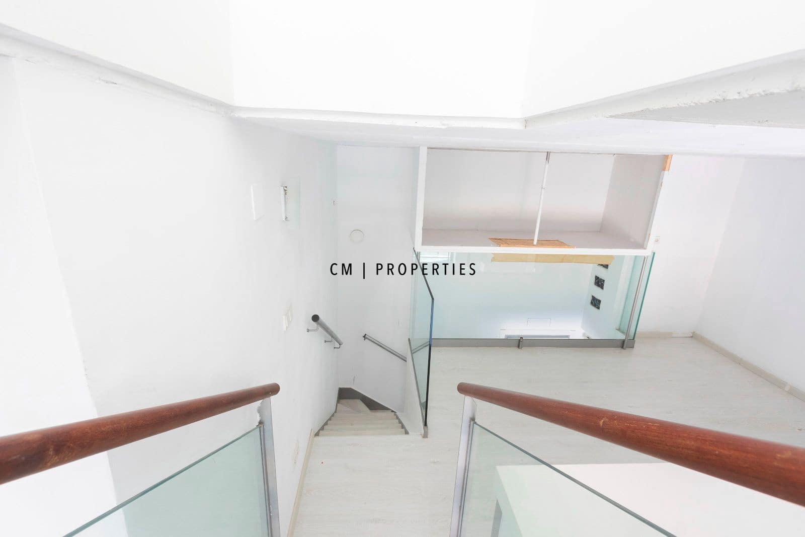 1 Zimmer Penthouse zu vermieten in Valencia Stadt mit Pool Garage - 1.250 € (Ref: 9535138)