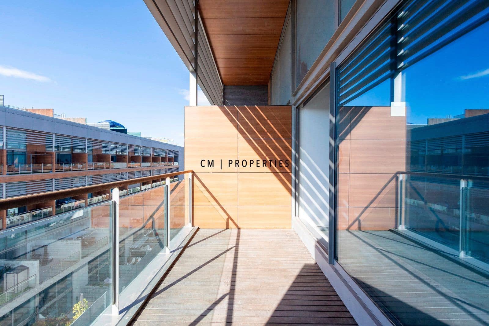 1 Zimmer Penthouse zu vermieten in Valencia Stadt mit Pool Garage - 1.250 € (Ref: 9535138)