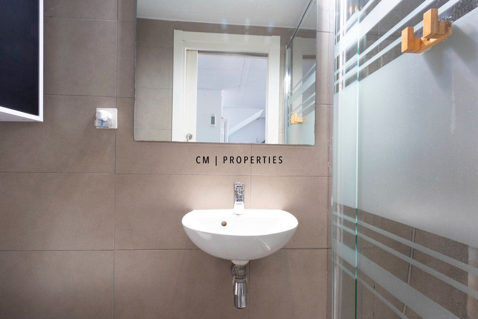 1 Zimmer Penthouse zu vermieten in Valencia Stadt mit Pool Garage - 1.250 € (Ref: 9535138)