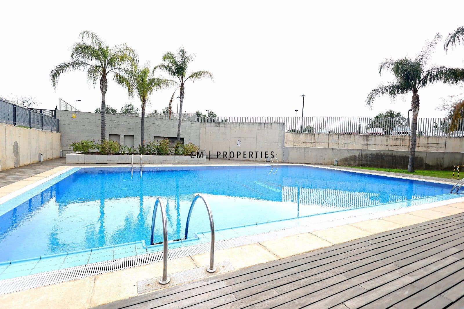 1 Zimmer Penthouse zu vermieten in Valencia Stadt mit Pool Garage - 1.250 € (Ref: 9535138)