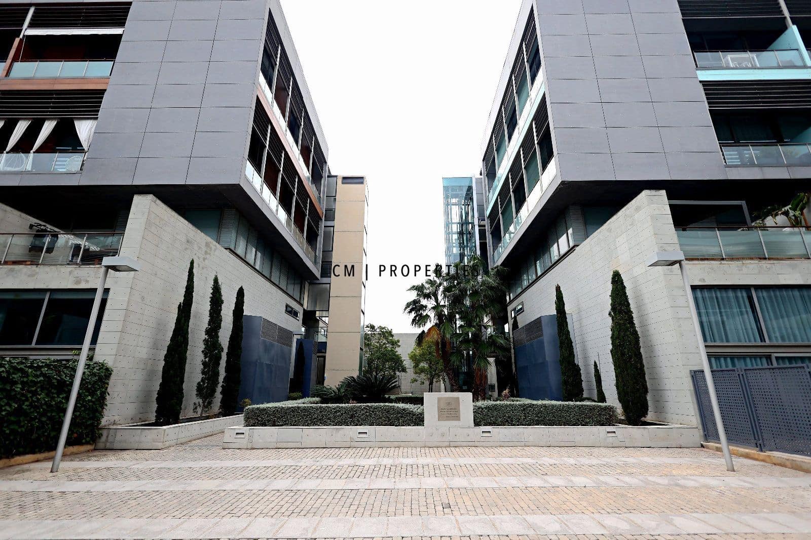 1 Zimmer Penthouse zu vermieten in Valencia Stadt mit Pool Garage - 1.250 € (Ref: 9535138)