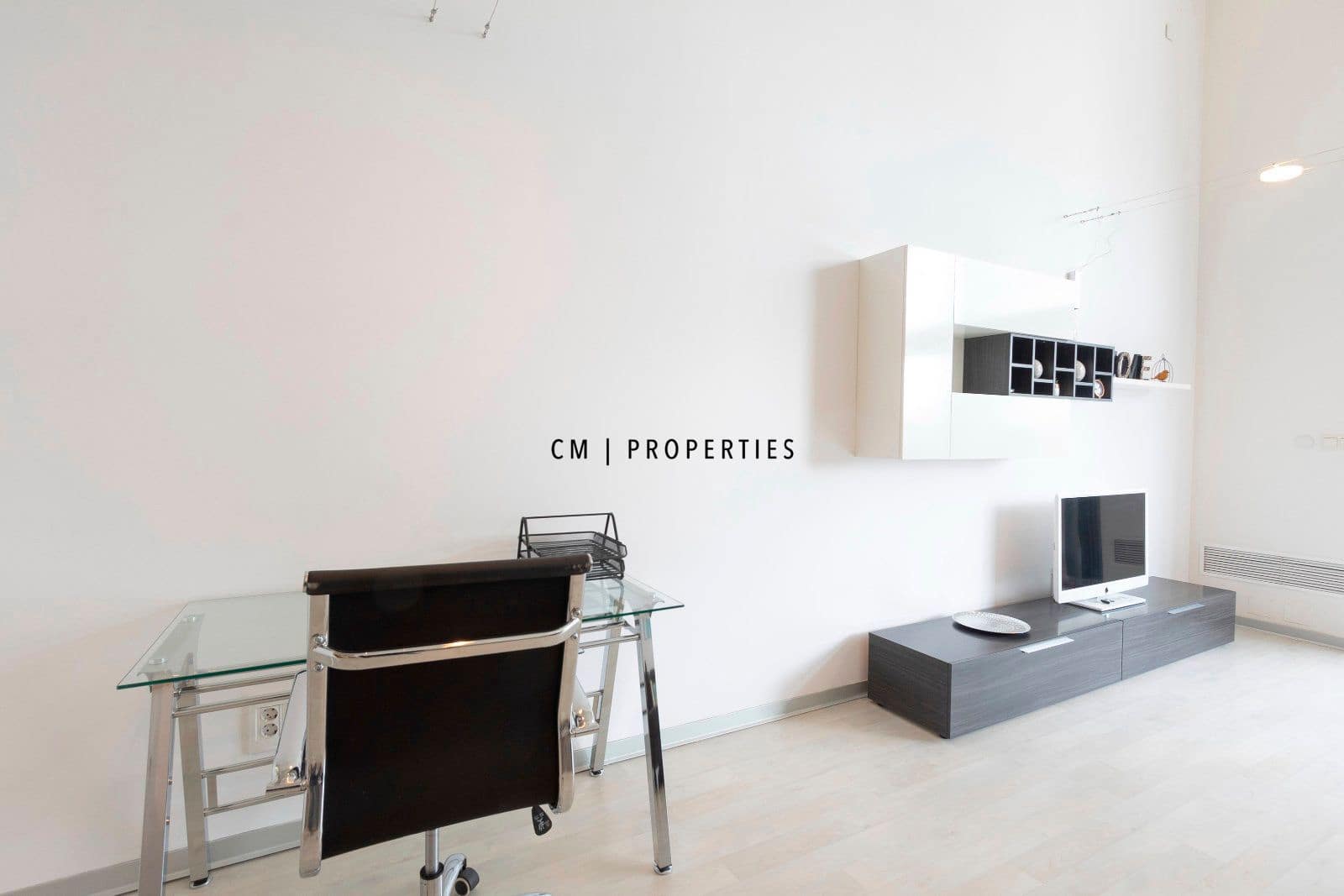 1 bedroom Flat for rent in Xirivella with garage - € 1,250 (Ref: 9536283)