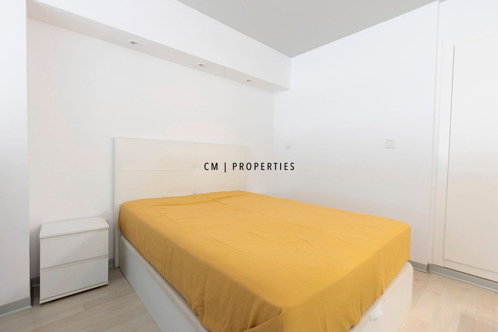 1 bedroom Flat for rent in Xirivella with garage - € 1,250 (Ref: 9536283)