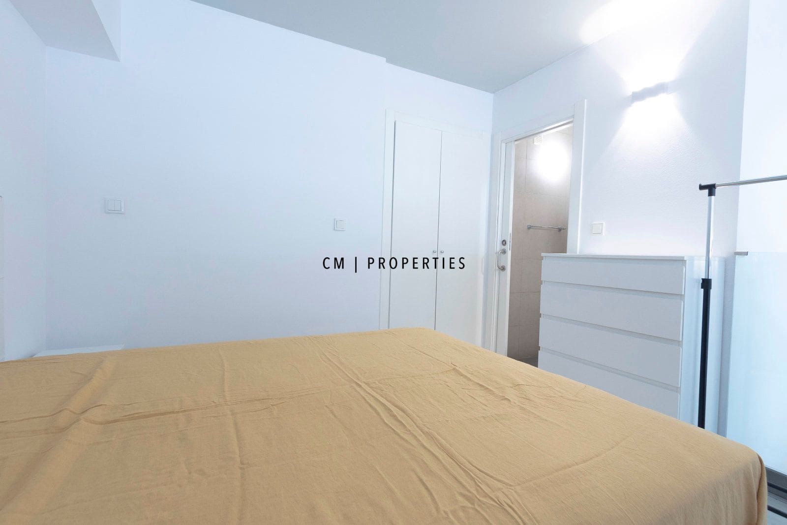 1 bedroom Flat for rent in Xirivella with garage - € 1,250 (Ref: 9536283)