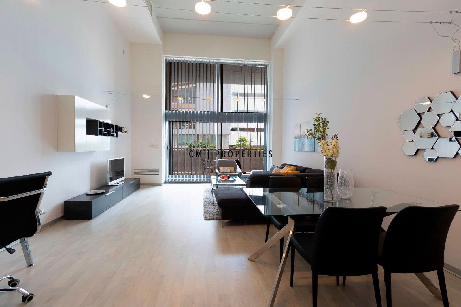 1 bedroom Flat for rent in Xirivella with garage - € 1,250 (Ref: 9536283)