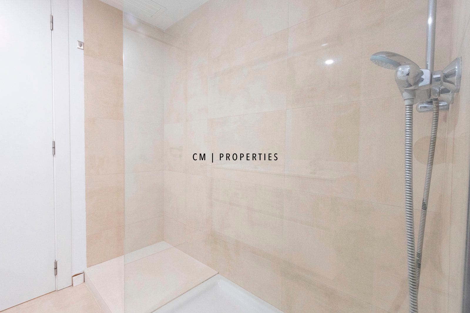 3 camera da letto Appartamento da affittare in Valencia citta con garage - 2.100 € (Rif: 9541863)