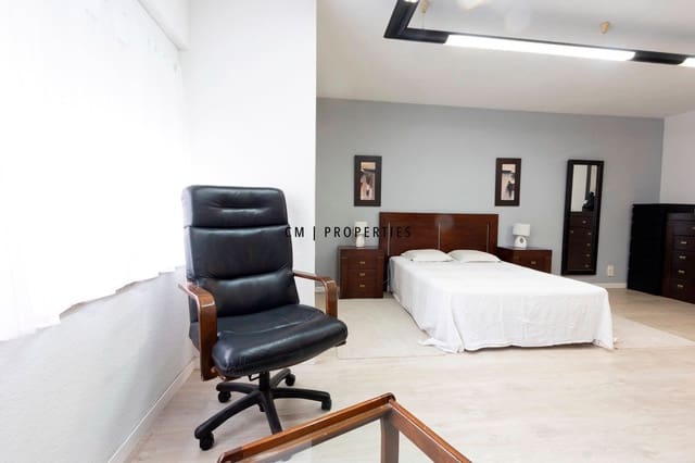 Appartement à louer à Ciutat Vella, Valence ville - 1 200 € (Ref: 9542651)