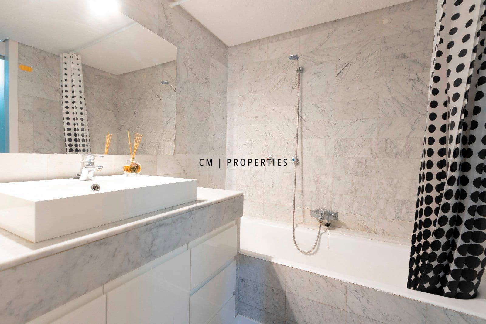 Appartement à louer à Valence ville - 1 200 € (Ref: 9542651)