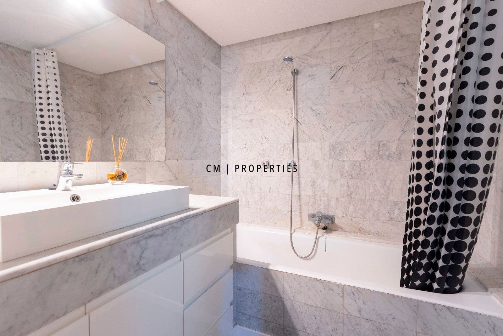 Appartement à louer à Valence ville - 1 200 € (Ref: 9542651)