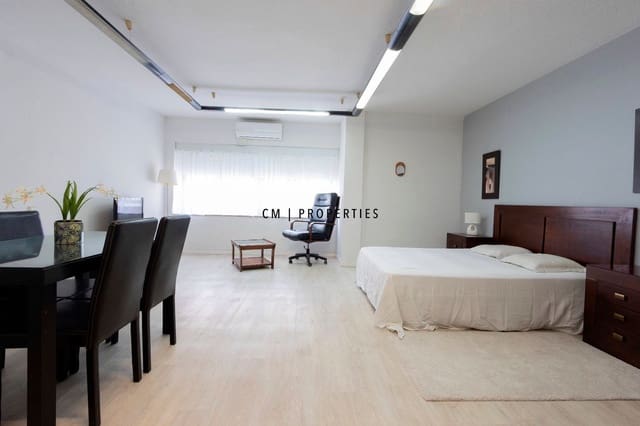 Appartement à louer à Ciutat Vella, Valence ville - 1 200 € (Ref: 9542651)