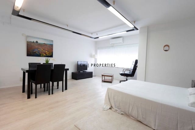 Appartement à louer à Ciutat Vella, Valence ville - 1 200 € (Ref: 9542651)