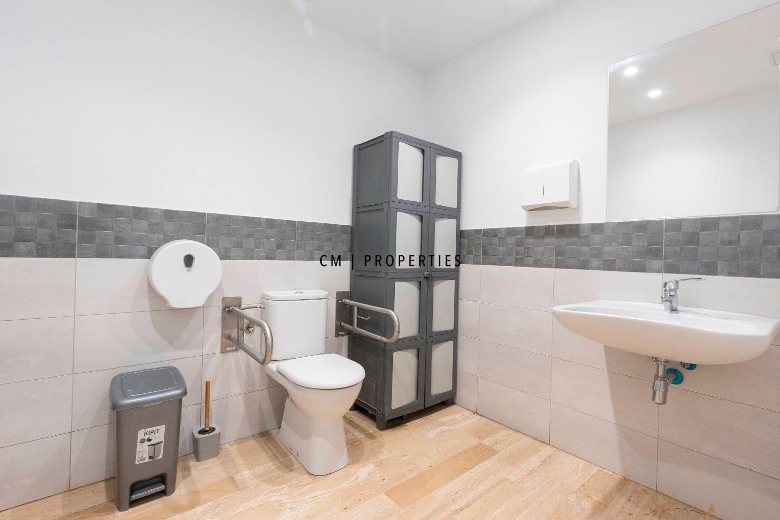 Bureau à louer à Valence ville - 1 150 € (Ref: 9543906)