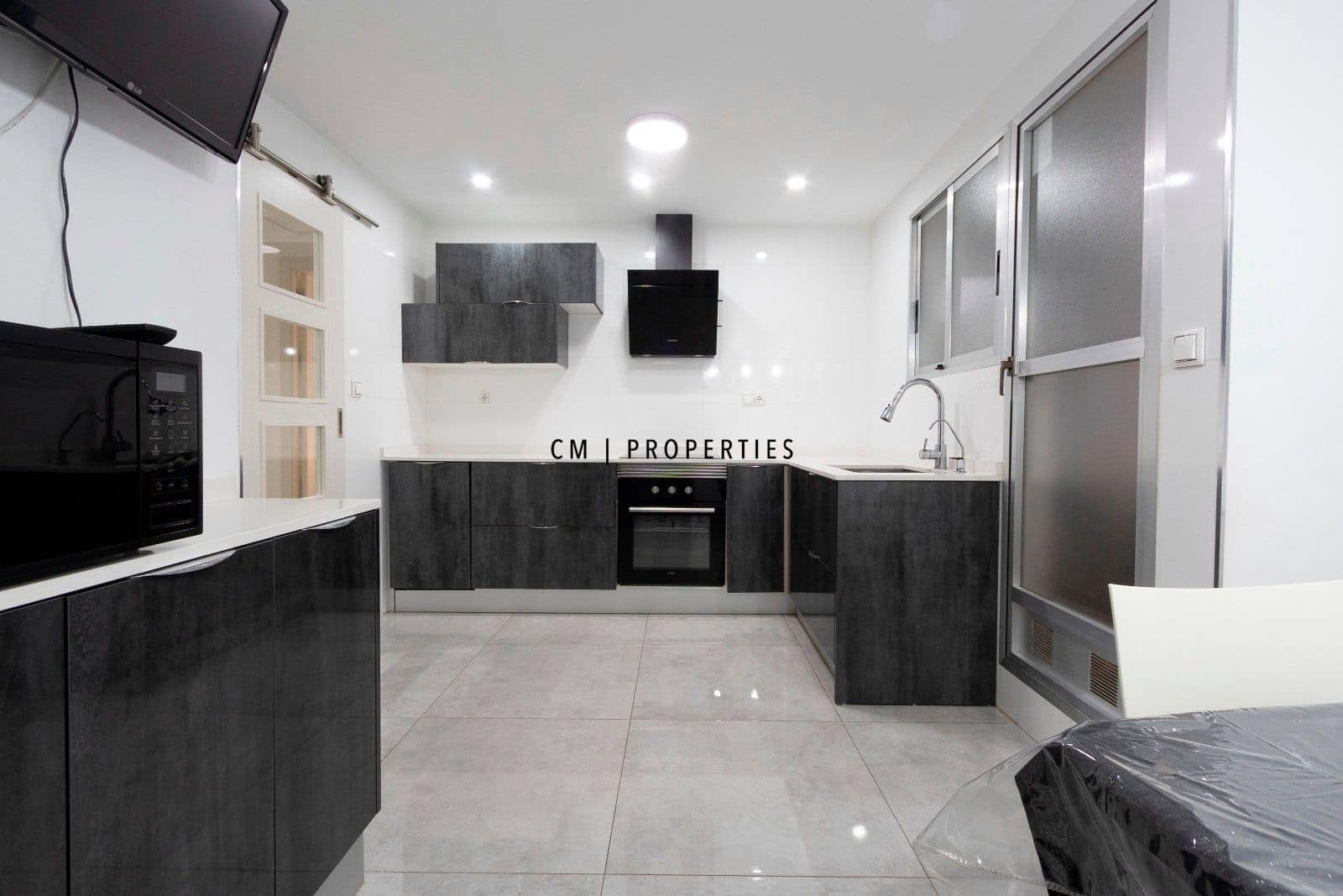 3 bedroom Flat for rent in Xirivella - € 1,500 (Ref: 9544031)