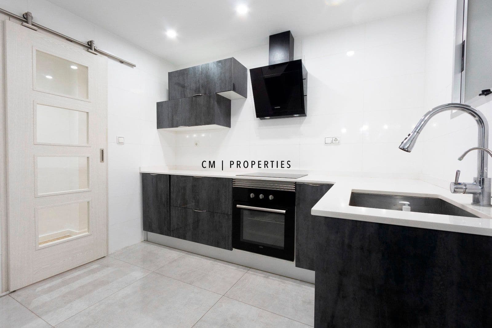 3 bedroom Flat for rent in Xirivella - € 1,500 (Ref: 9544031)