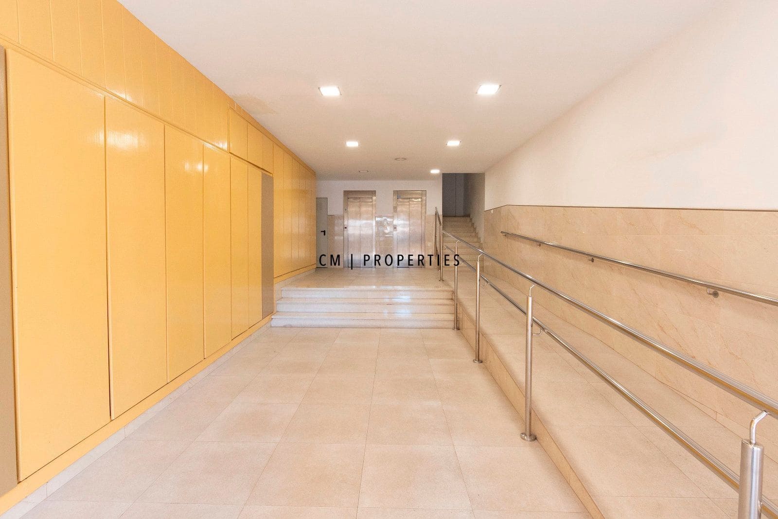 3 bedroom Flat for rent in Xirivella - € 1,500 (Ref: 9544031)