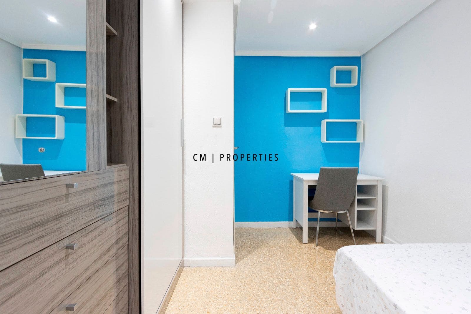 3 bedroom Flat for rent in Xirivella - € 1,500 (Ref: 9544031)