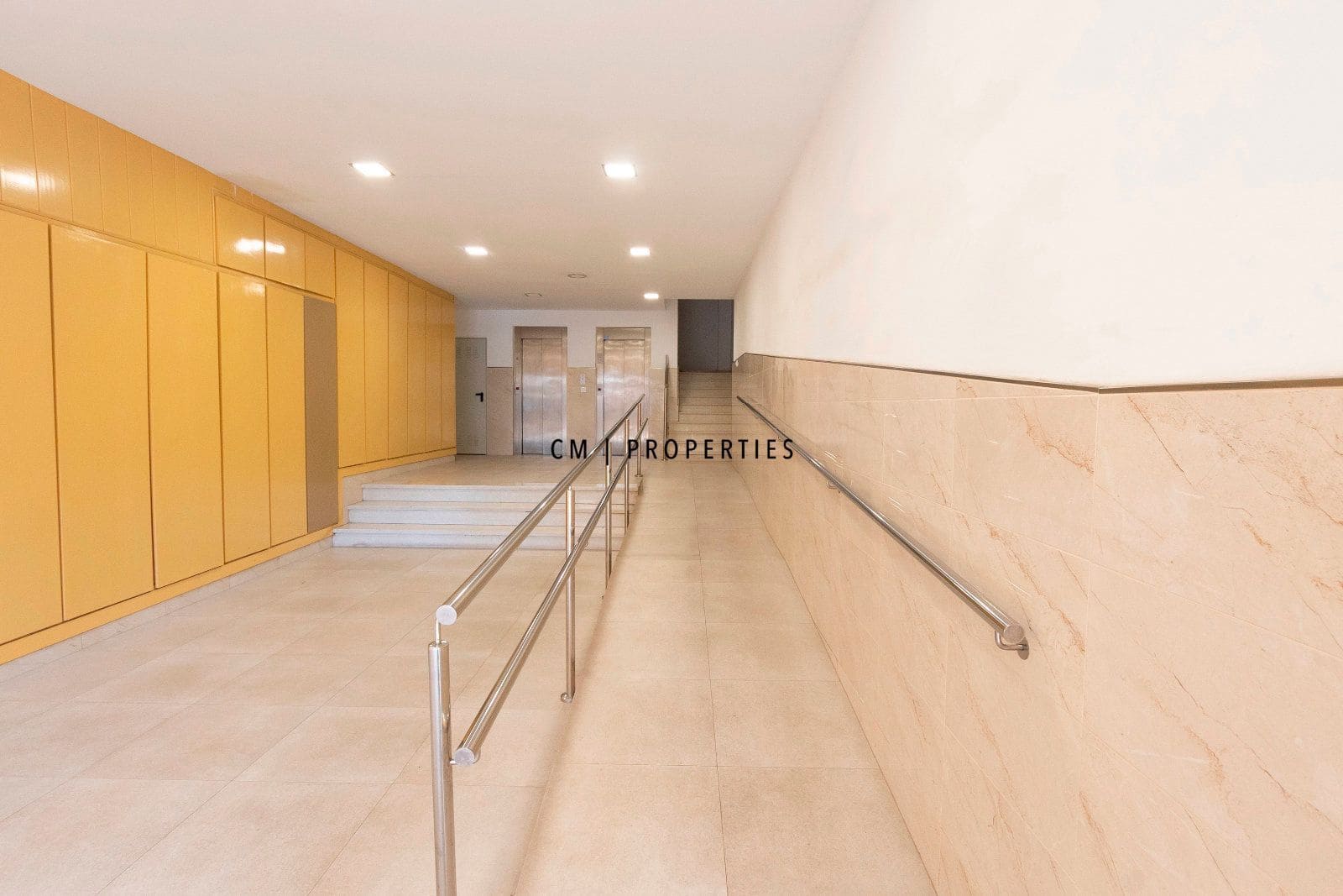 3 bedroom Flat for rent in Xirivella - € 1,500 (Ref: 9544031)