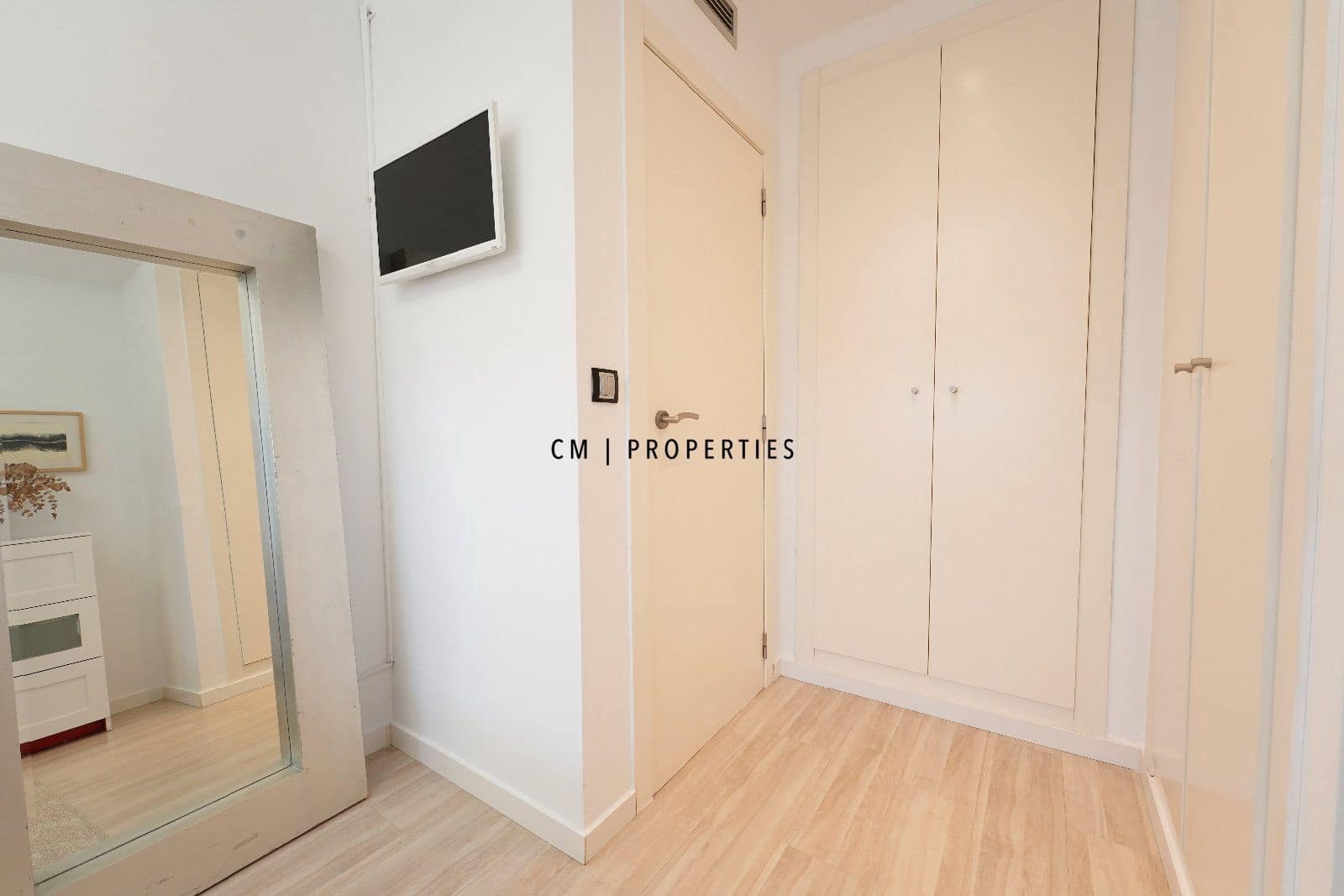 2 soverom Leilighet til leie i Valencia by - € 1 500 (Ref: 9544480)