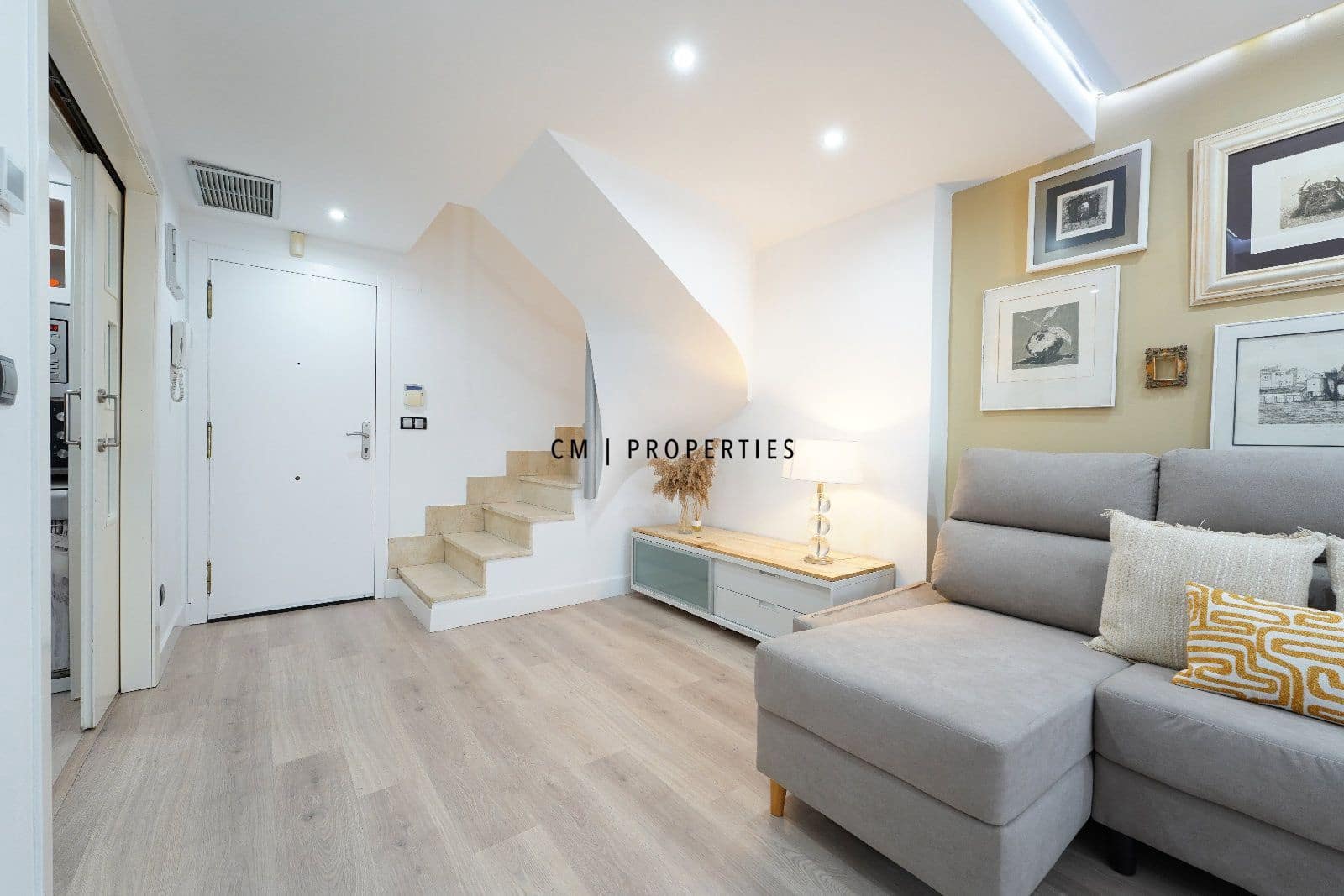 2 soverom Leilighet til leie i Valencia by - € 1 500 (Ref: 9544480)