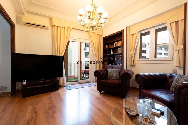 3 soveværelse Lejlighed til leje i Extramurs, Valencia by - € 1.700 (Ref: 9548595)