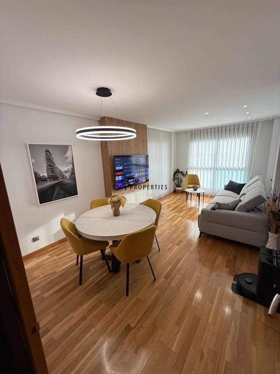 Appartement de 3 chambres à louer à Valence ville avec piscine garage - 2 700 € (Ref: 9548959)