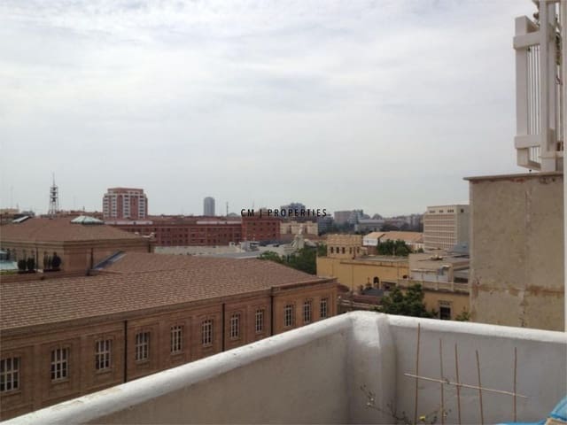 3 sovrum Takvåning att hyra i El Pla del Real, Valencia stad - 2 250 € (Ref: 9549918)