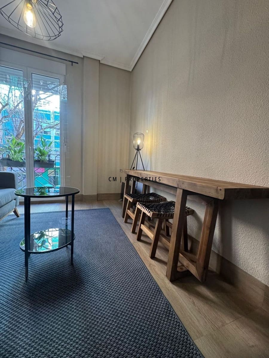 3 soveværelse Lejlighed til leje i Valencia by - € 1.590 (Ref: 9549919)