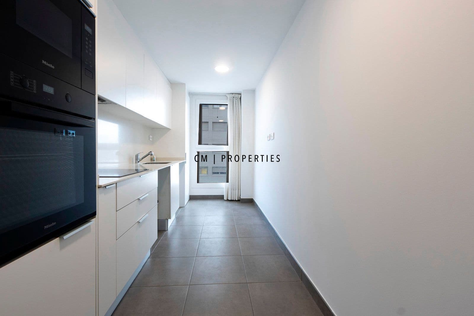 Appartement de 4 chambres à louer à Valence ville avec piscine garage - 1 950 € (Ref: 9550090)