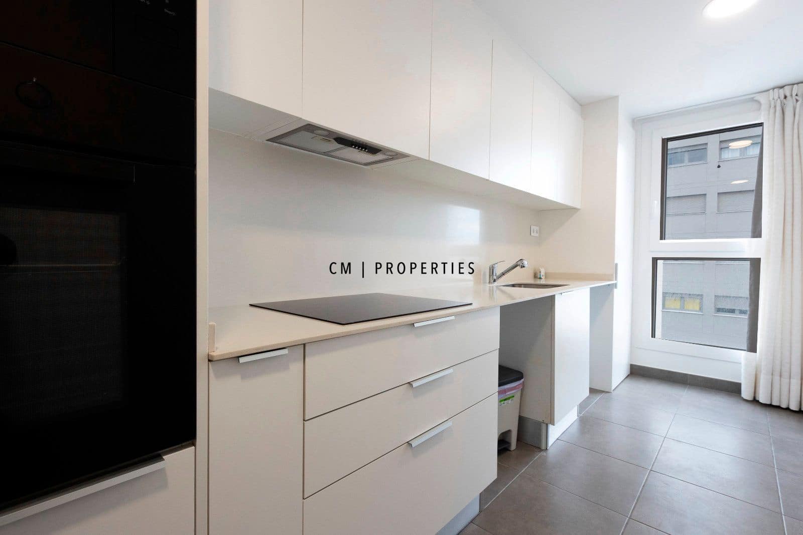 Appartement de 4 chambres à louer à Valence ville avec piscine garage - 1 950 € (Ref: 9550090)