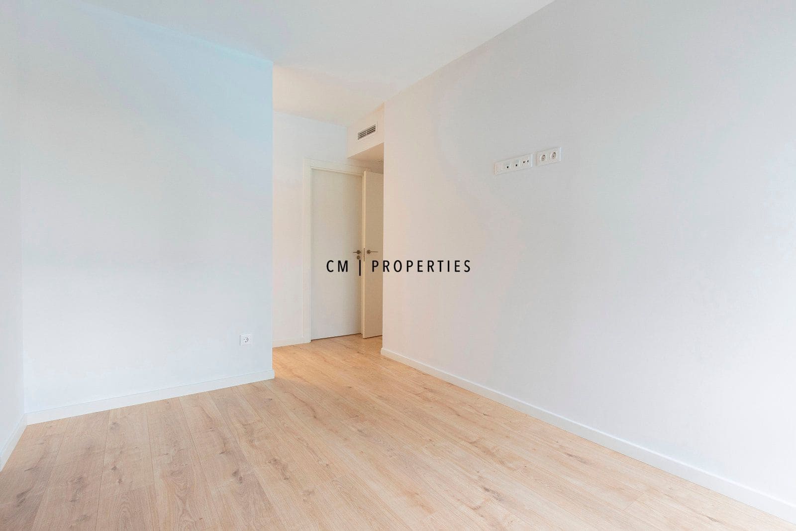 Appartement de 4 chambres à louer à Valence ville avec piscine garage - 1 950 € (Ref: 9550090)