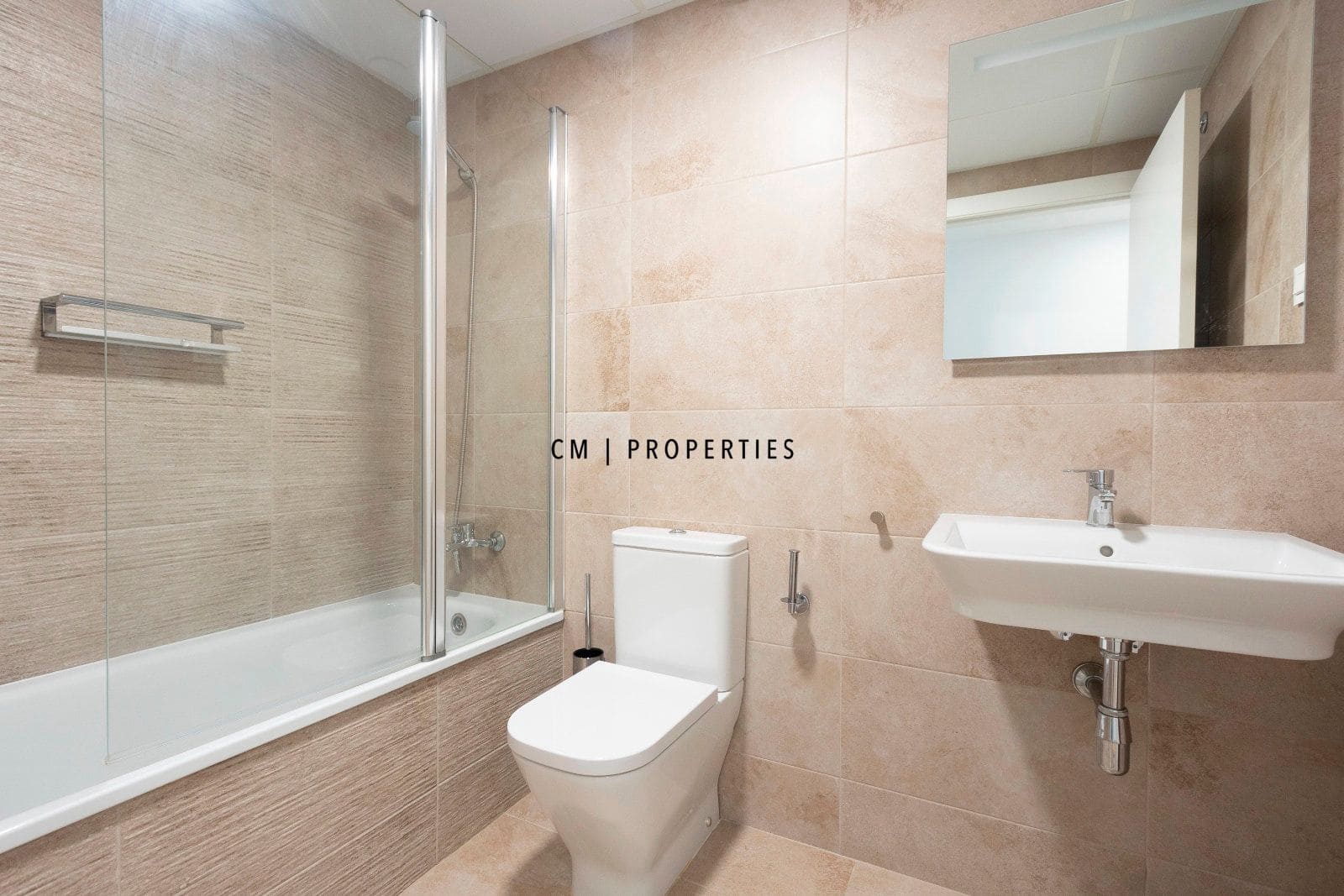 Appartement de 4 chambres à louer à Valence ville avec piscine garage - 1 950 € (Ref: 9550090)