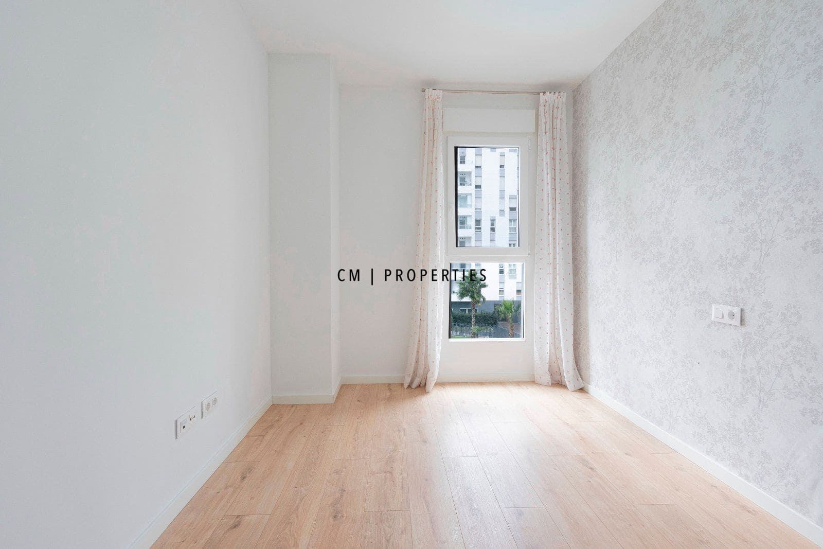 Appartement de 4 chambres à louer à Valence ville avec piscine garage - 1 950 € (Ref: 9550090)