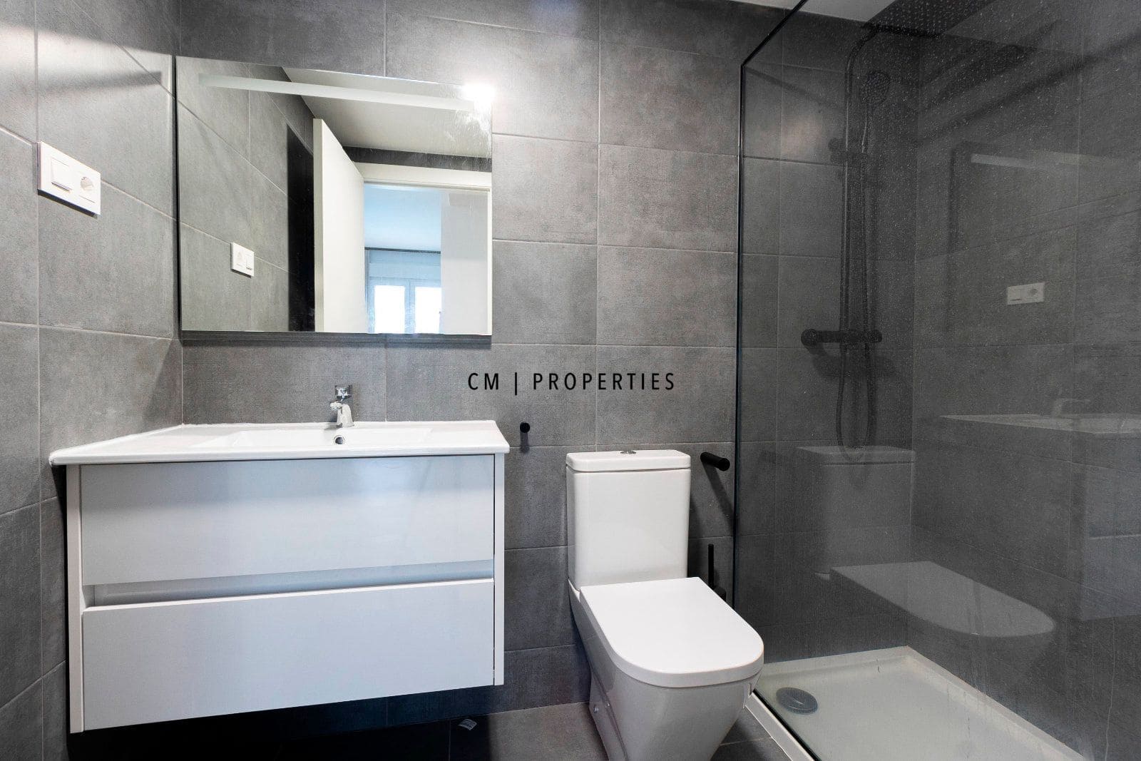 Appartement de 4 chambres à louer à Valence ville avec piscine garage - 1 950 € (Ref: 9550090)