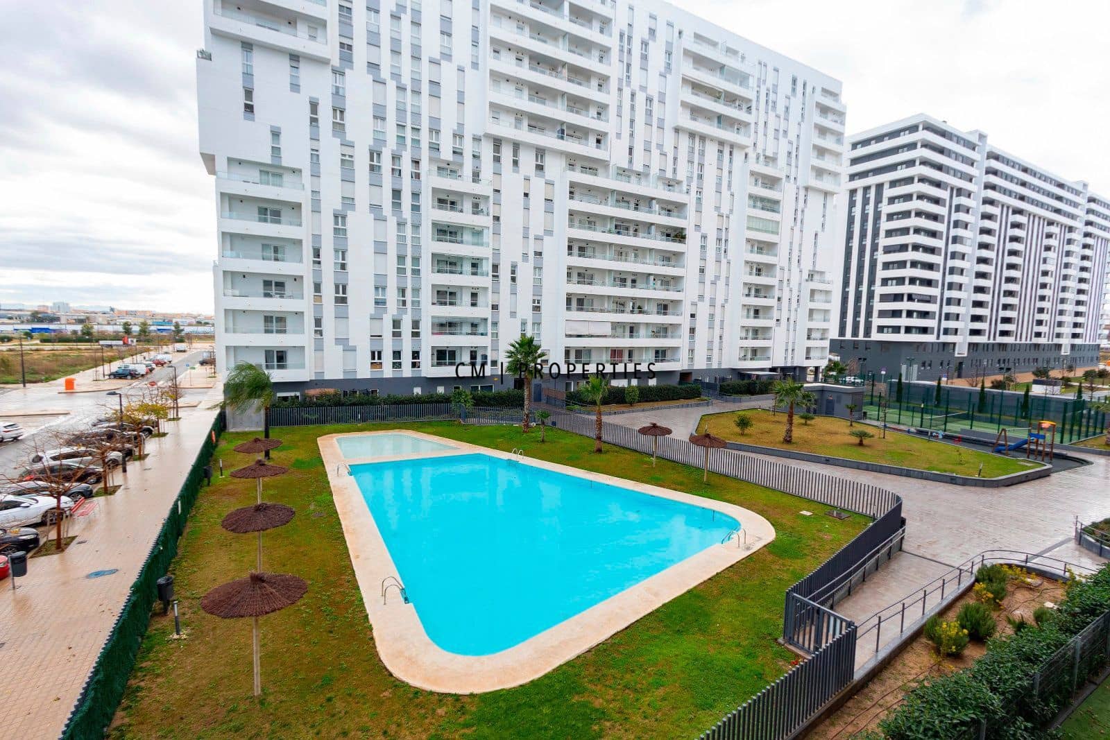 Appartement de 4 chambres à louer à Valence ville avec piscine garage - 1 950 € (Ref: 9550090)