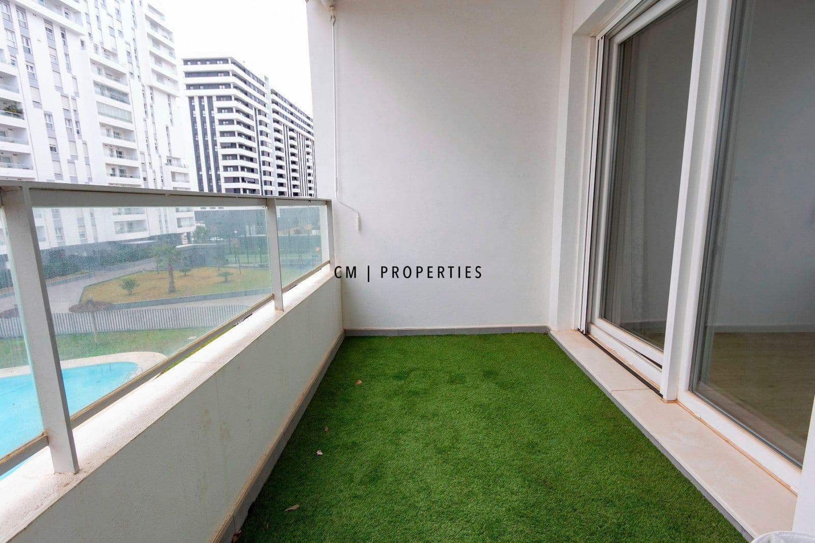 Appartement de 4 chambres à louer à Valence ville avec piscine garage - 1 950 € (Ref: 9550090)