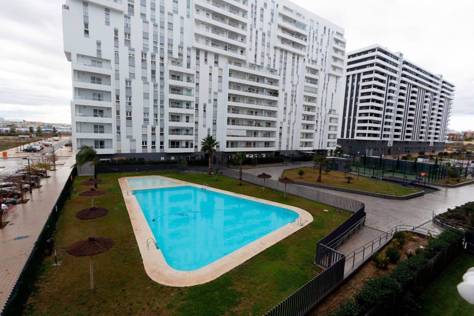 Appartement de 4 chambres à louer à Valence ville avec piscine garage - 1 950 € (Ref: 9550090)