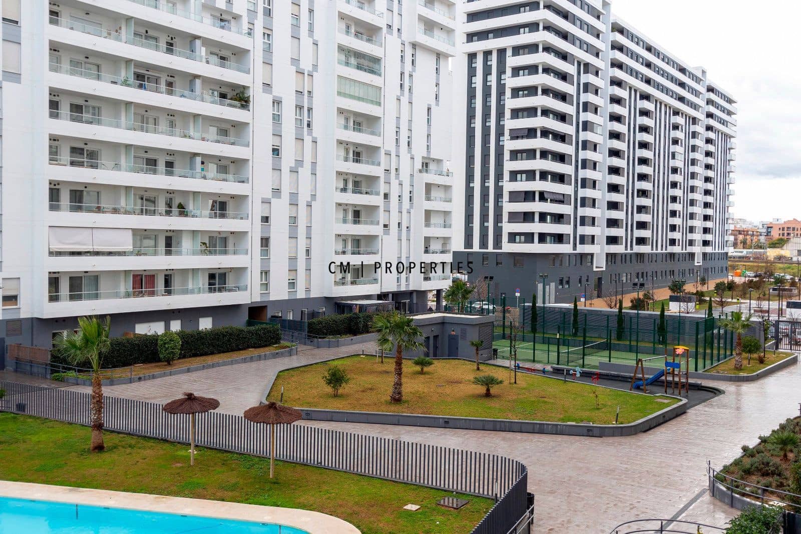 Appartement de 4 chambres à louer à Valence ville avec piscine garage - 1 950 € (Ref: 9550090)